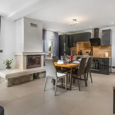 Beautiful In With Kitchen *