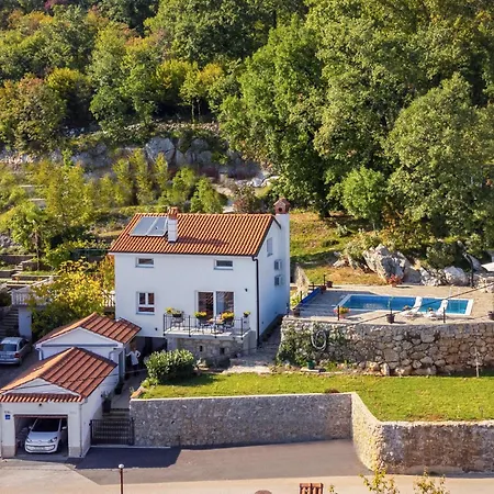 2 Bedroom Stunning In Ičići