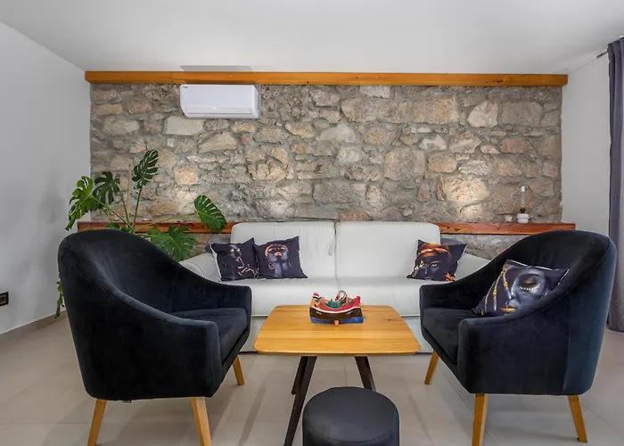 2 Bedroom Stunning In