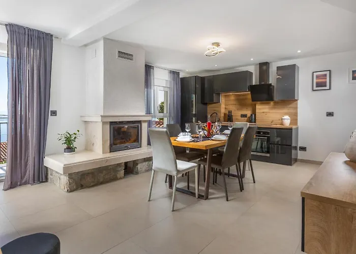 2 Bedroom Stunning In *