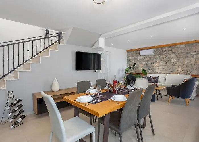 2 Bedroom Stunning In