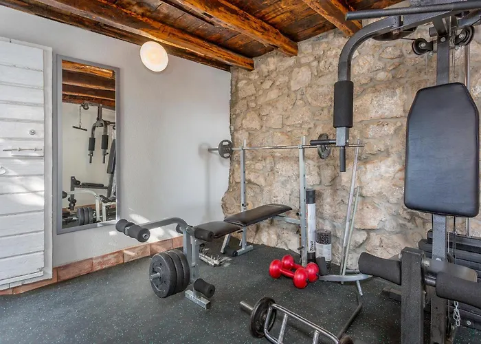 2 Bedroom Stunning In Prázdninový dům Ičići